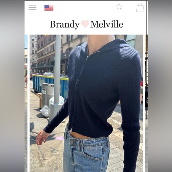 Brandy Melville ARDEN CROP HOODIE in grey - Picture 2 of 9